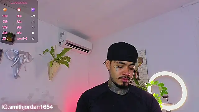 JordanSmiith  online show from November 14, 9:38 pm