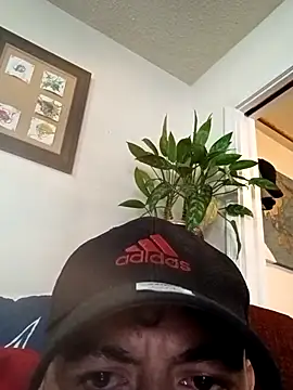 prettyboi6992 online show from July 17, 2:46 pm