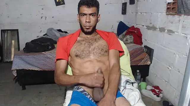 Snapshot of erik_alexander chatting on October 27, 4:48 am erik alexander online show from October 27, 4:48 am