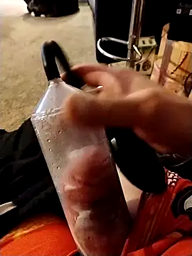 fukurbutt online show from December 2, 10:59 am