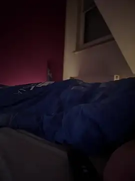 Bennyben8604 online show from March 4, 2:49 am