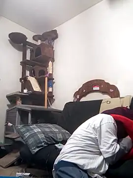 Snapshot of LongDickZee562 chatting on March 7, 6:46 am LongDickZee562 online show from March 7, 6:46 am