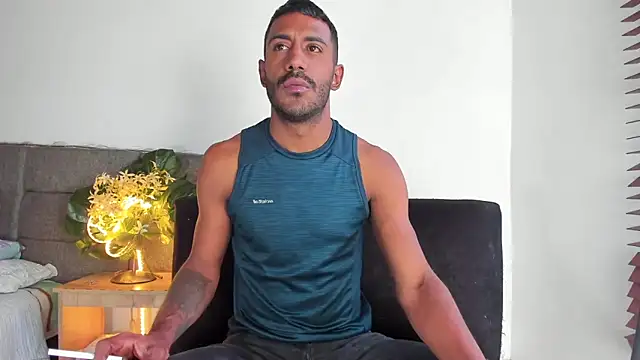 Snapshot of tom_colinn chatting on October 7, 9:30 pm tom colinn online show from October 7, 9:30 pm