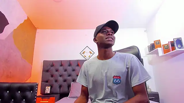Snapshot of JacksonMuller_ chatting on December 5, 2:33 pm JacksonMuller  online show from December 5, 2:33 pm