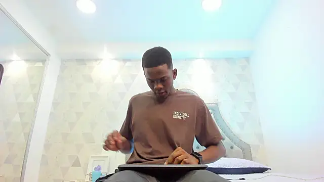 Snapshot of JacksonMuller_ chatting on December 18, 1:34 pm JacksonMuller  online show from December 18, 1:34 pm