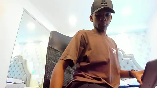 Snapshot of JacksonMuller_ chatting on December 13, 2:05 pm JacksonMuller  online show from December 13, 2:05 pm