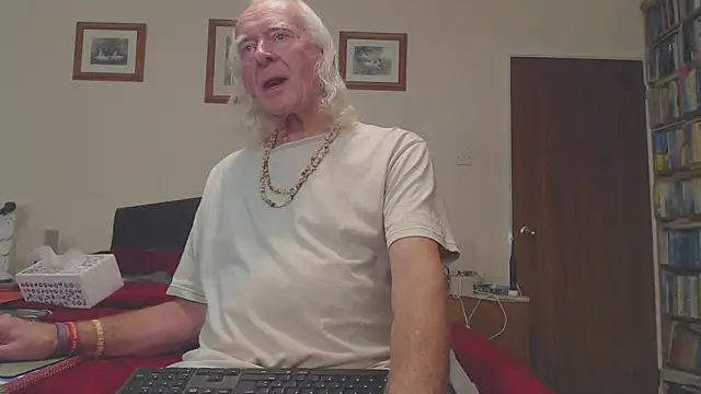 WaverlyKernow online show from December 19, 2:03 pm