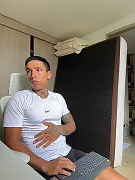 sendfer online show from February 5, 7:10 pm