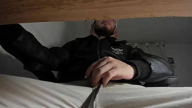 s sven03 online show from December 19, 6:23 am