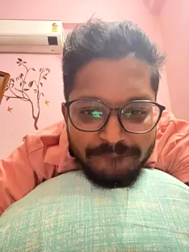 Snapshot of Yours_Teluguboii chatting on October 23, 6:00 pm Yours Teluguboii online show from October 23, 6:00 pm