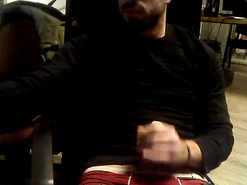 Snapshot of giorgakaci69 chatting on February 10, 8:00 pm giorgakaci69 online show from February 10, 8:00 pm