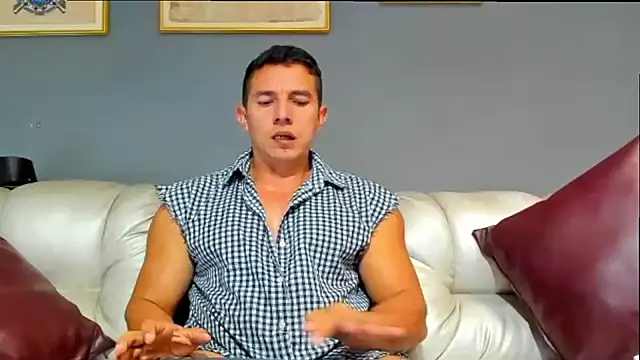 derekk frostt online show from July 31, 12:37 pm