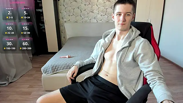 Snapshot of TonyWatcher chatting on February 15, 6:12 am TonyWatcher online show from February 15, 6:12 am