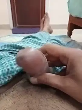 AUNTY1984 online show from May 16, 9:28 am