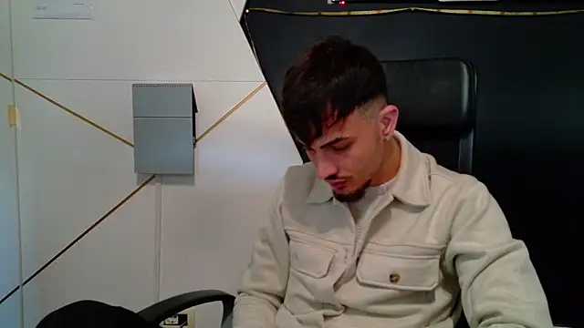 BrandonTate online show from April 5, 6:43 am