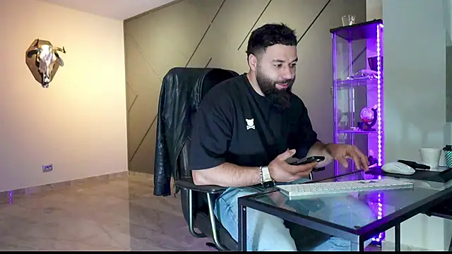 Snapshot of mattmasterss chatting on March 12, 9:55 am mattmasterss online show from March 12, 9:55 am