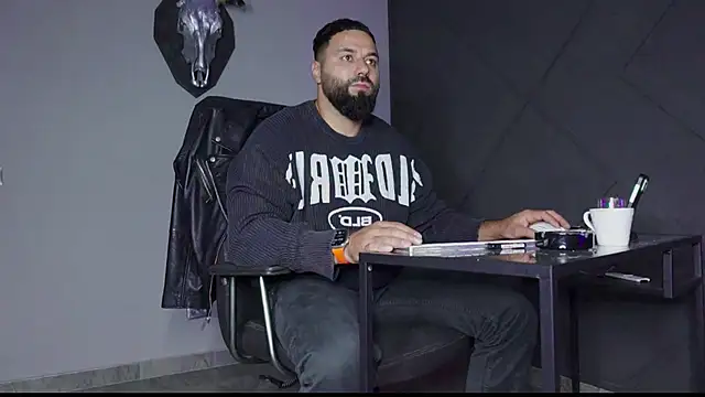 Snapshot of mattmasterss chatting on September 16, 2:56 am mattmasterss online show from September 16, 2:56 am