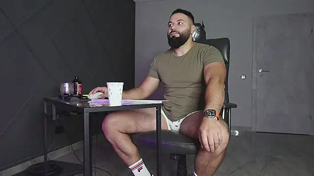 mattmasterss online show from November 10, 4:17 am