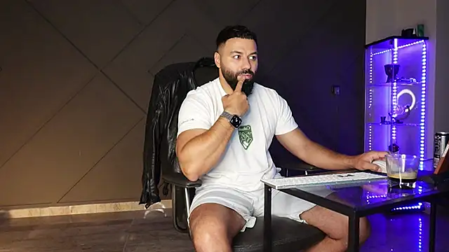 mattmasterss online show from May 21, 11:20 pm