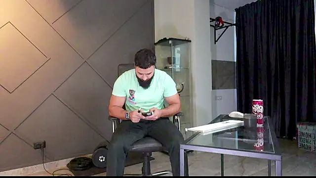 Snapshot of mattmasterss chatting on January 16, 6:03 am mattmasterss online show from January 16, 6:03 am