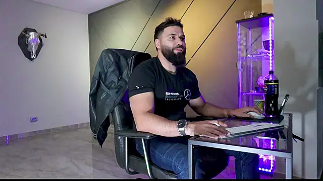 Snapshot of mattmasterss chatting on March 9, 5:49 pm mattmasterss online show from March 9, 5:49 pm