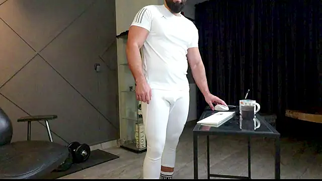 Snapshot of mattmasterss chatting on January 18, 4:19 am mattmasterss online show from January 18, 4:19 am