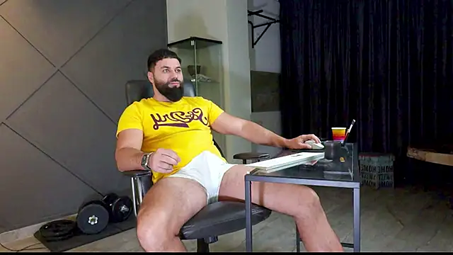 Snapshot of mattmasterss chatting on January 20, 4:32 am mattmasterss online show from January 20, 4:32 am