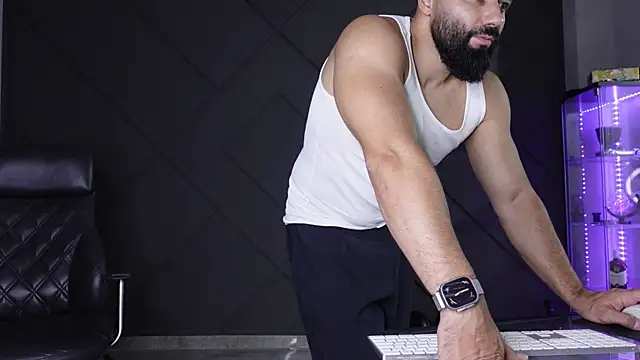 mattmasterss online show from July 18, 9:31 pm
