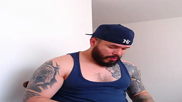 alexandergranda71 online show from February 17, 2:59 pm