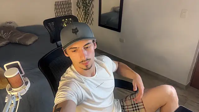 David Brown18 online show from April 7, 3:28 am