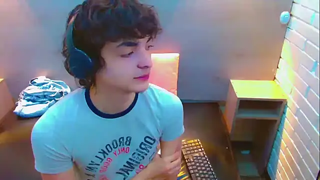 Sr BonnyEthan online show from December 18, 2:02 pm