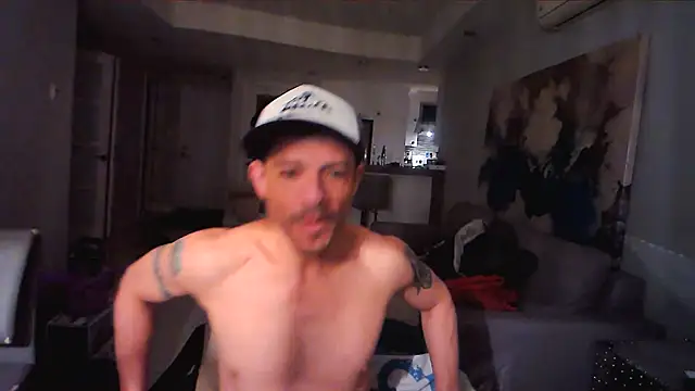 Snapshot of Tony_Torrente chatting on February 5, 7:39 am Tony Torrente online show from February 5, 7:39 am