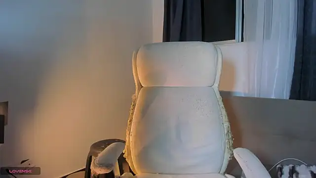 Josep Davies online show from December 8, 2:07 am