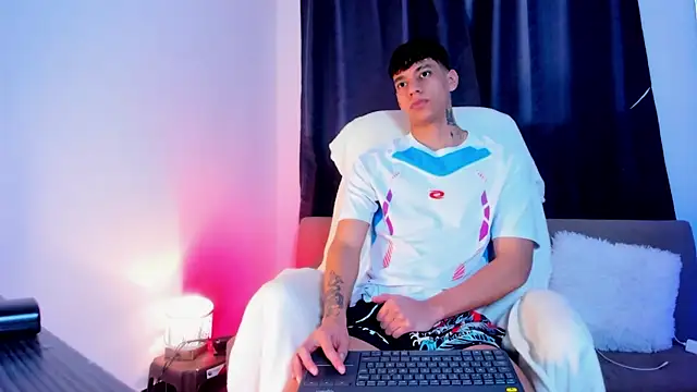 Josep Davies online show from February 2, 11:11 pm