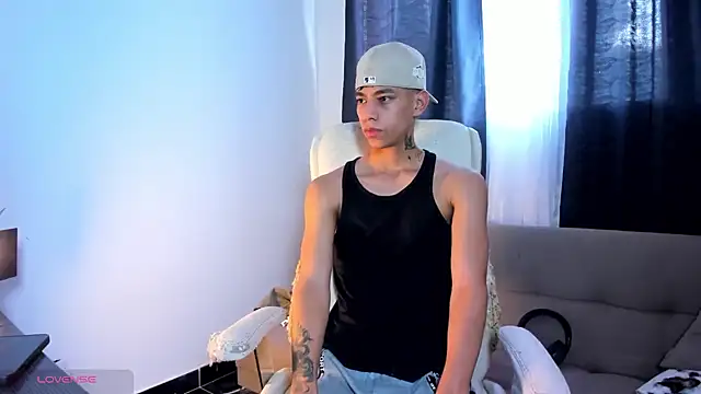 Josep Davies online show from December 13, 8:58 pm