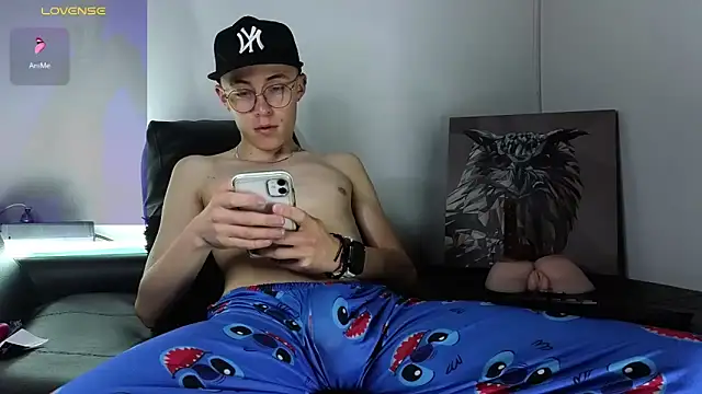 Elian Cooper online show from January 21, 1:28 pm