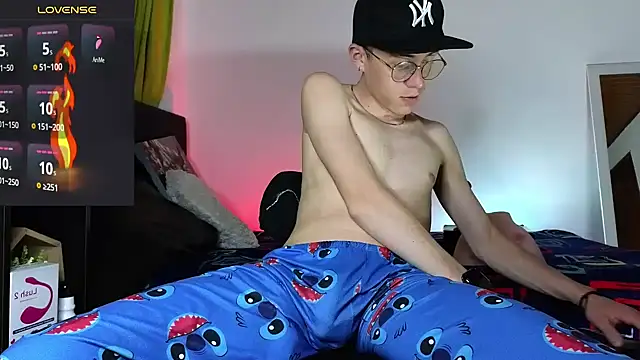 Elian Cooper online show from December 10, 12:56 am