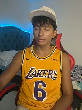 Leonarrrd 01 online show from February 2, 1:26 am