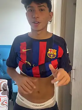 Leonarrrd 01 online show from October 28, 9:17 pm