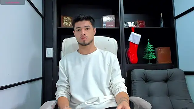 Snapshot of EdwardRoss_ chatting on December 14, 8:29 pm EdwardRoss  online show from December 14, 8:29 pm