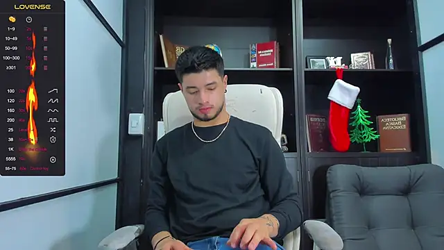 Snapshot of EdwardRoss_ chatting on December 27, 7:57 pm EdwardRoss  online show from December 27, 7:57 pm