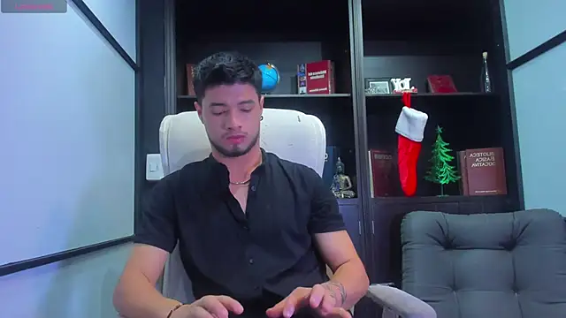 Snapshot of EdwardRoss_ chatting on December 30, 7:32 pm EdwardRoss  online show from December 30, 7:32 pm