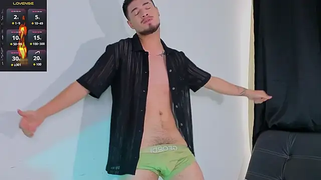 EdwardRoss  online show from December 16, 9:33 pm