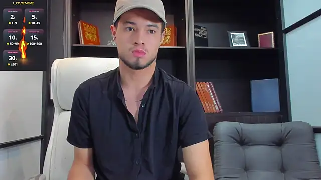 Snapshot of EdwardRoss_ chatting on March 1, 7:15 pm EdwardRoss  online show from March 1, 7:15 pm