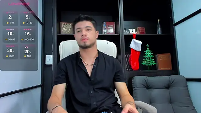 Snapshot of EdwardRoss_ chatting on December 15, 8:04 pm EdwardRoss  online show from December 15, 8:04 pm