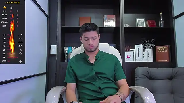 Snapshot of EdwardRoss_ chatting on January 27, 7:13 pm EdwardRoss  online show from January 27, 7:13 pm