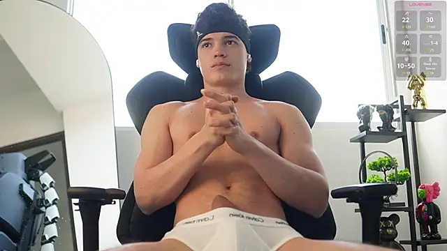 Max cortes1 online show from November 25, 10:12 pm