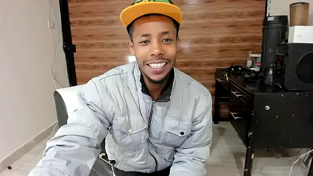 Snapshot of AlejoKhalifa_ chatting on January 26, 12:11 pm AlejoKhalifa  online show from January 26, 12:11 pm