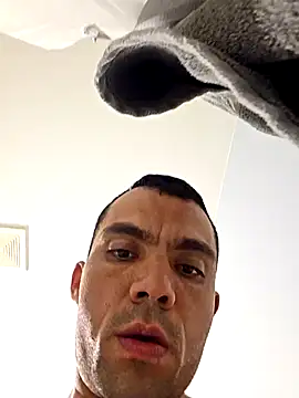 calichemiles online show from November 8, 3:32 am