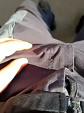 Snapshot of vadszex31 chatting on March 10, 8:39 am vadszex31 online show from March 10, 8:39 am